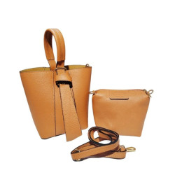 Sac bandoulière en cuir grainé avec pochette